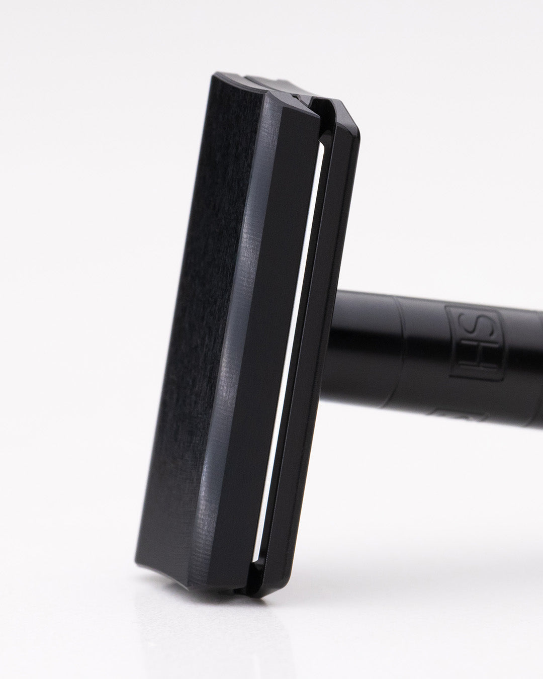 The Henson Razor in Jet Black