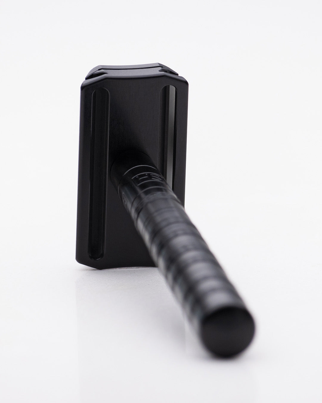 The Henson Razor in Jet Black