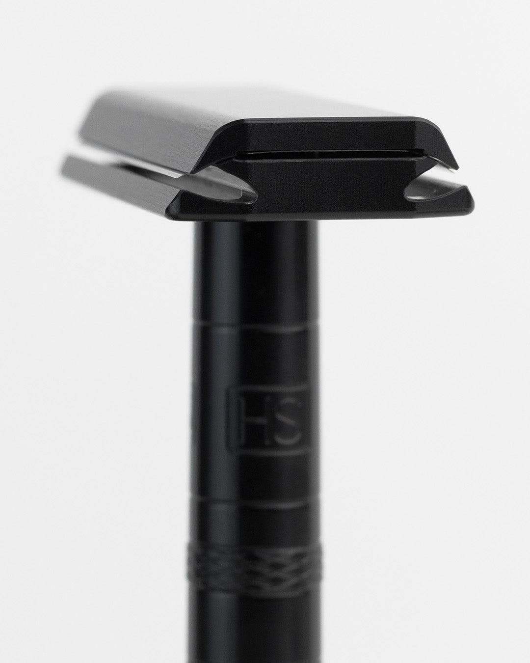 The Henson Razor in Jet Black