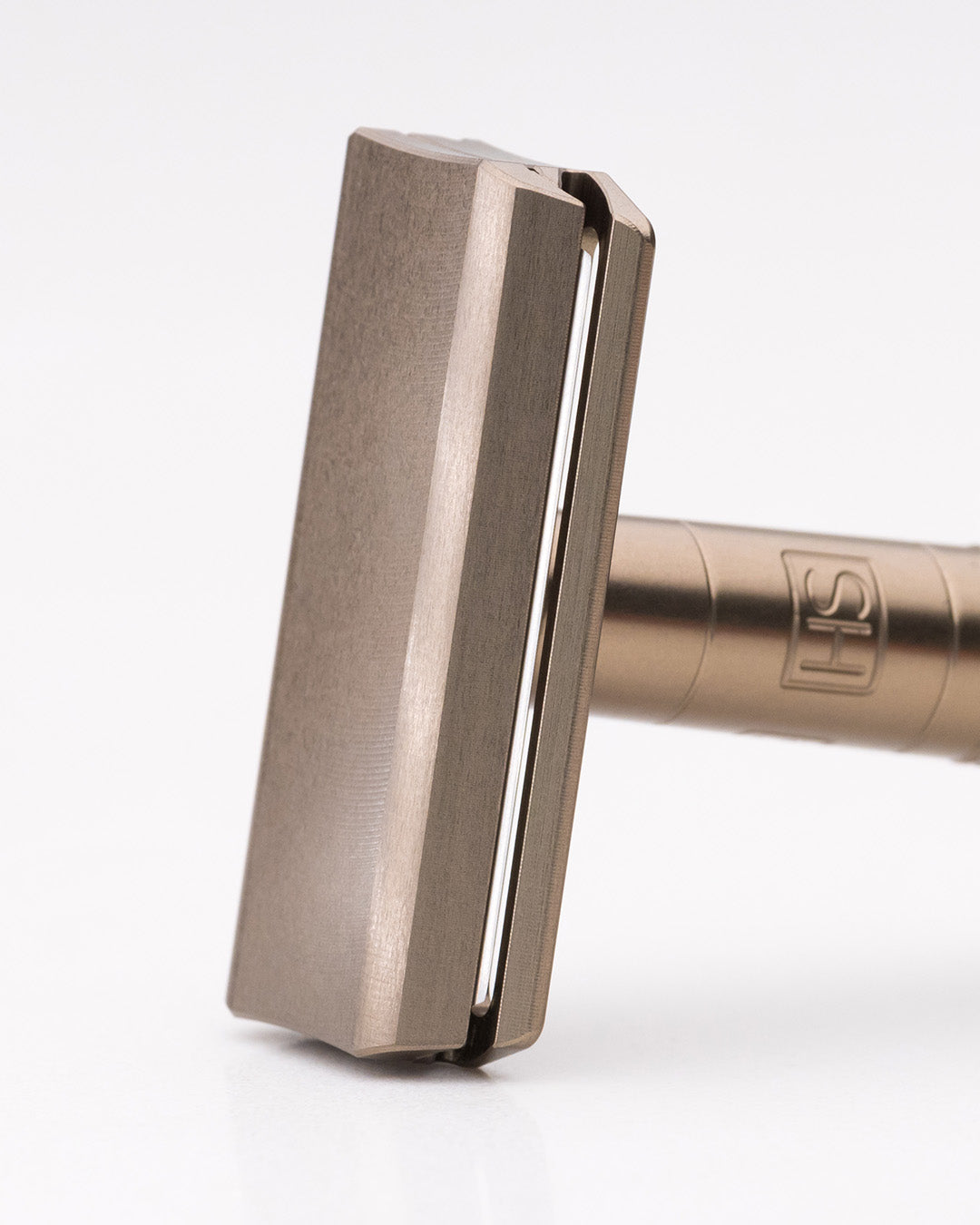 The Henson Razor in Tan