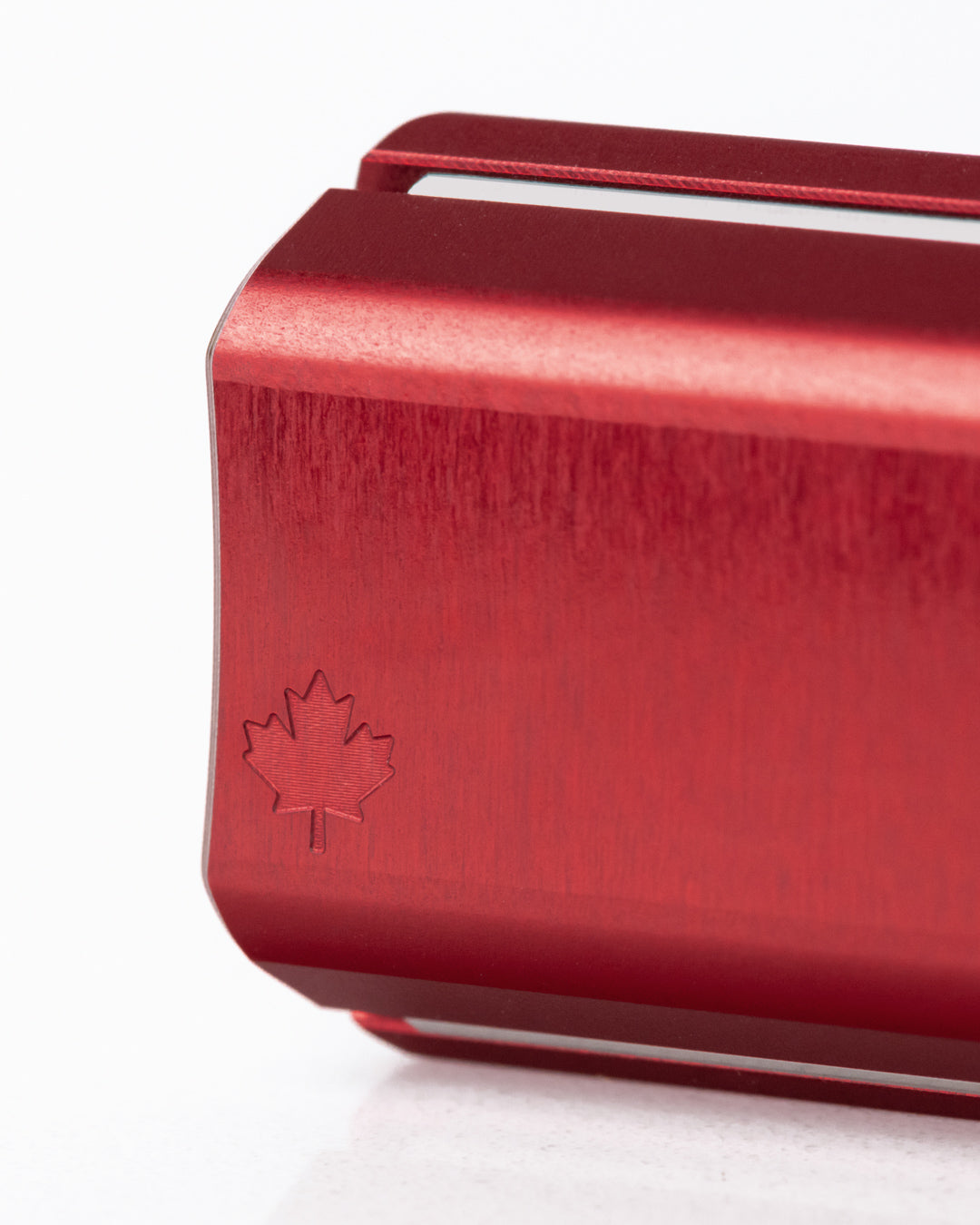Henson AL13 in Canada Red