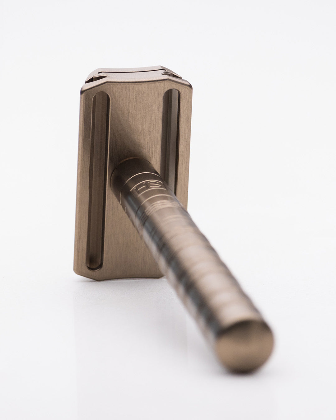 HENSON SHAVING AL13 (TAN) 両刃カミソリ Henson AL13 in Tan – Henson Shaving